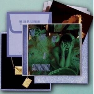 The Life of a Showgirl limited Taylor cd necklace purple box